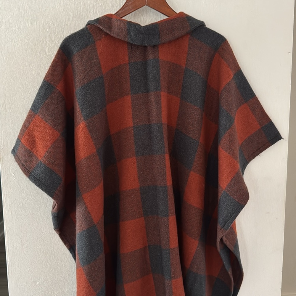 Marc New York Shawl Poncho Plaid Blanket Scarf one Size Snap Closure NEW - Picture 8 of 11